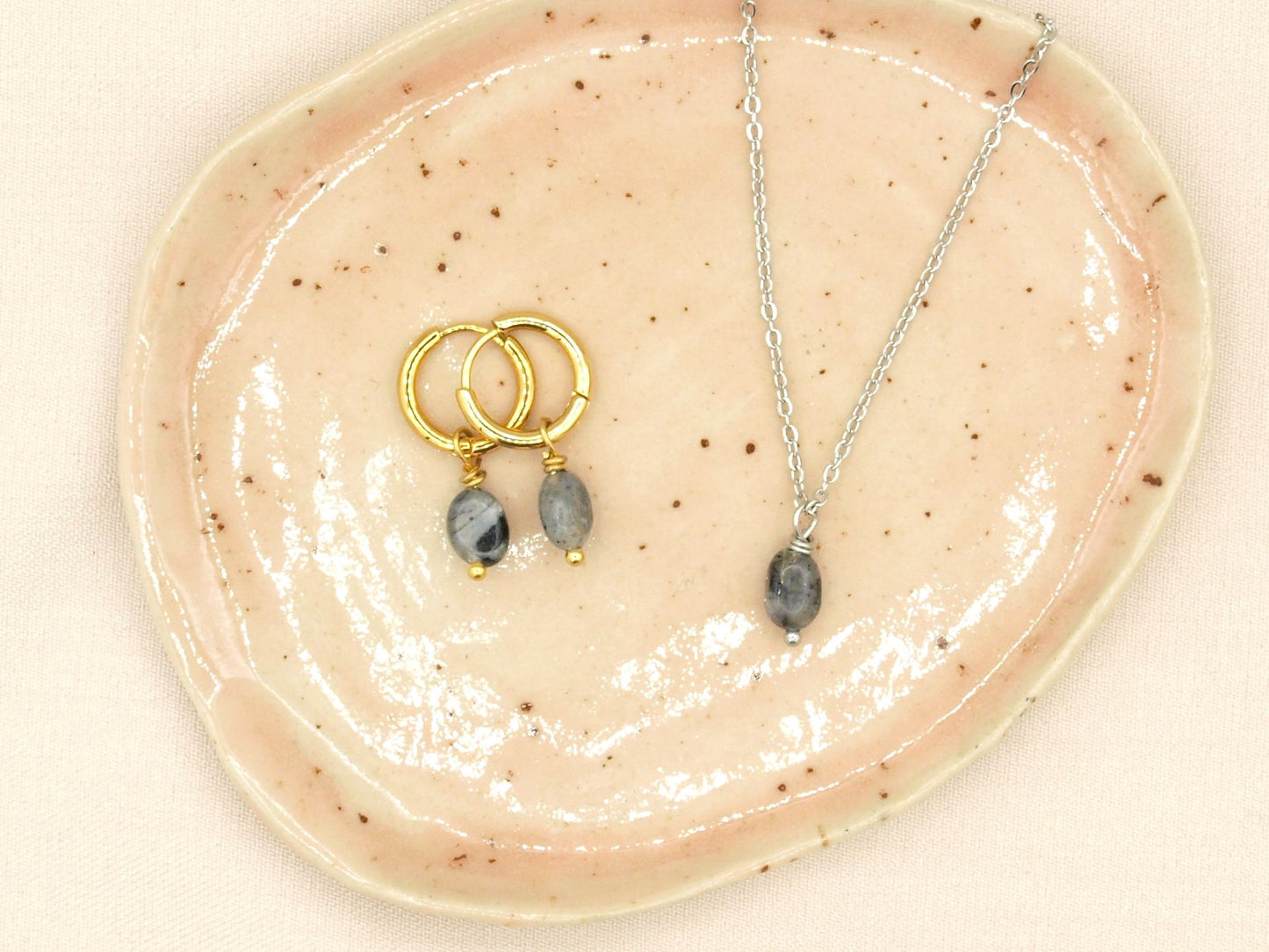 Bracelet oval labradorite gold, silver stainless steel