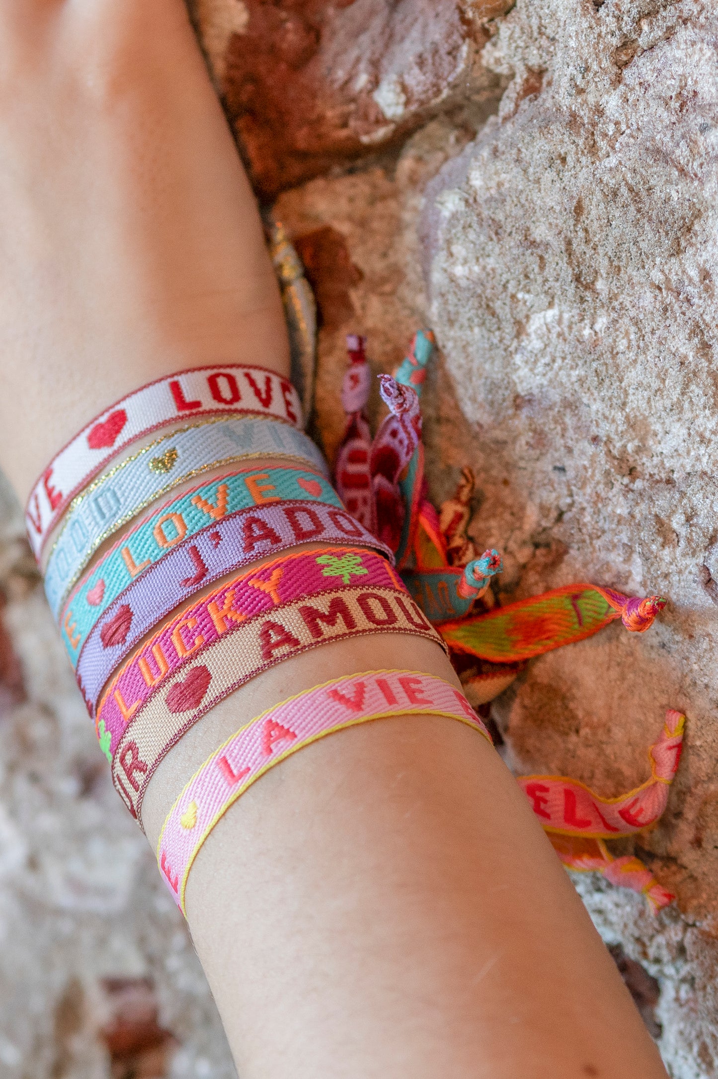La vie est belle ribbon bracelet